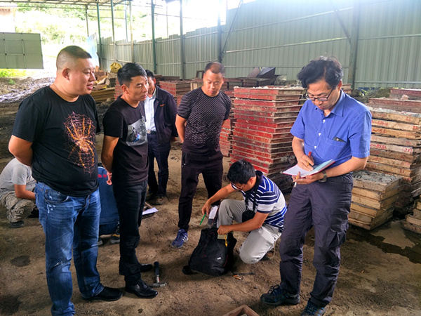 昆明理工大學(xué)地質(zhì)教授韓潤生到貴州開(kāi)元進(jìn)行技術(shù)交流