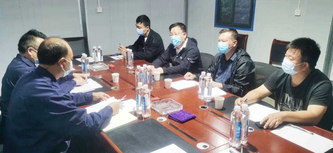 盧氏縣人民政府副縣長(cháng)呂宏偉國慶節前到中科礦業(yè)檢查安全生產(chǎn)工作